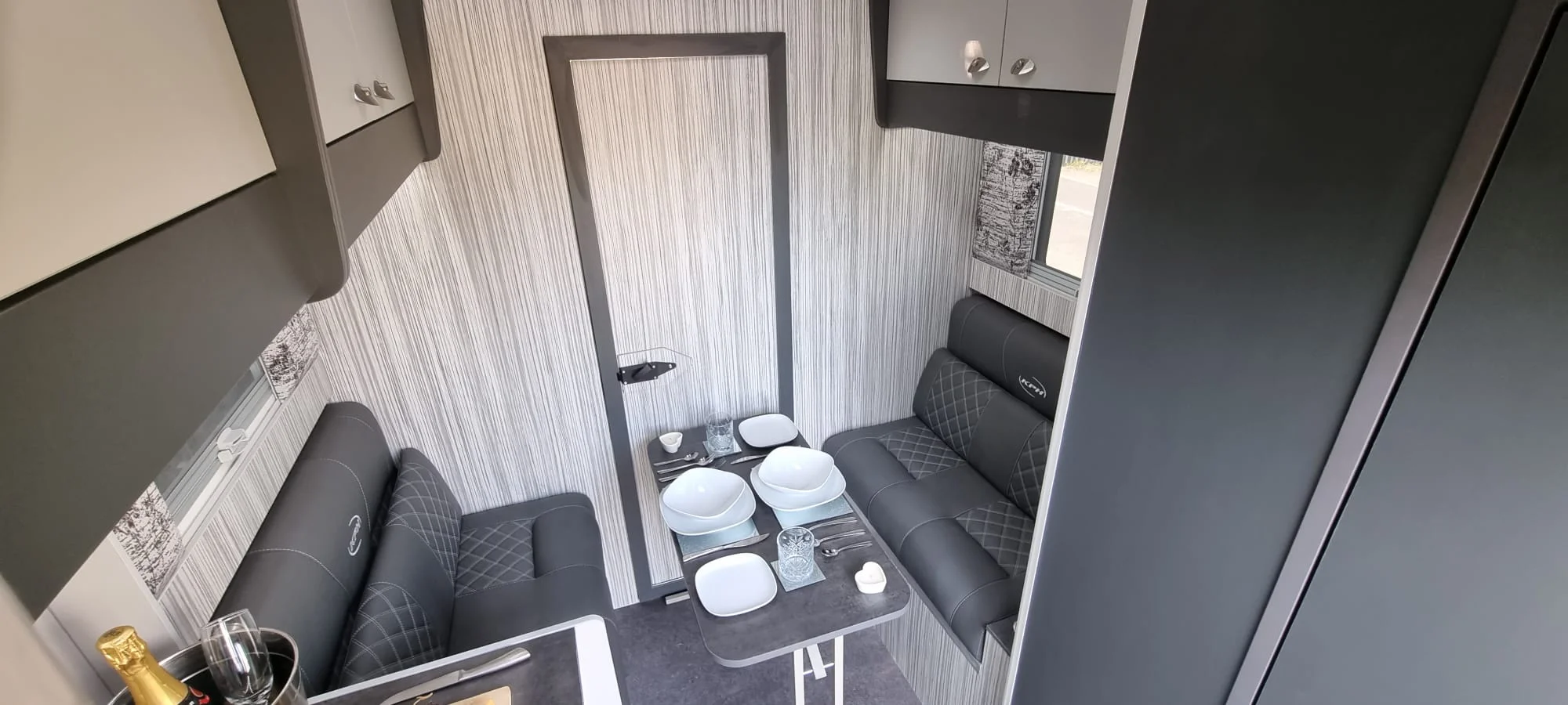 Aeos Discovery 45 interior view