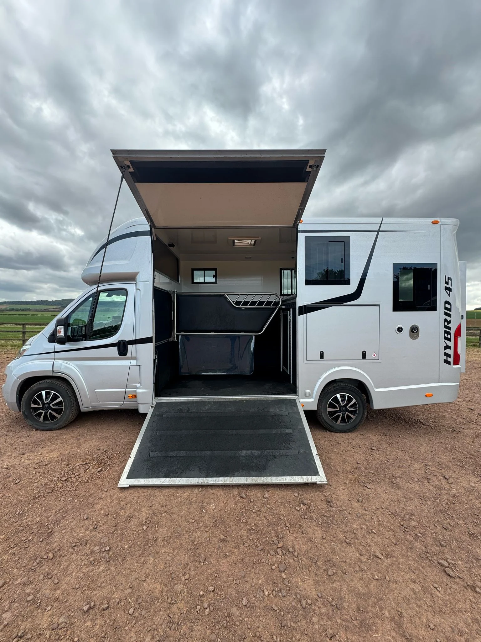 Aeos Freedom 45 interior view