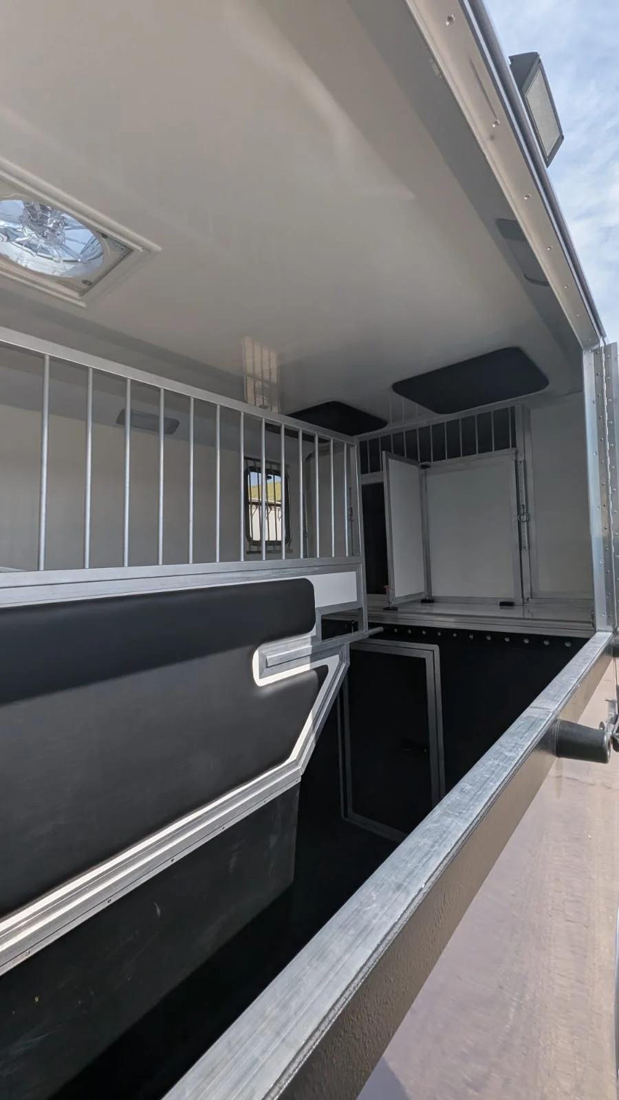 JTH Progeny horsebox